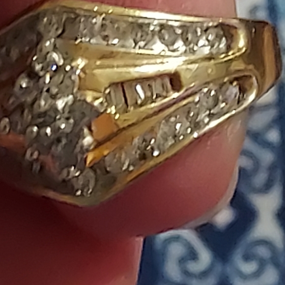 💎💍10K Yellow Solid Gold Diamond Vintage Cluster Ring  6.06 Grams - Picture 2 of 16